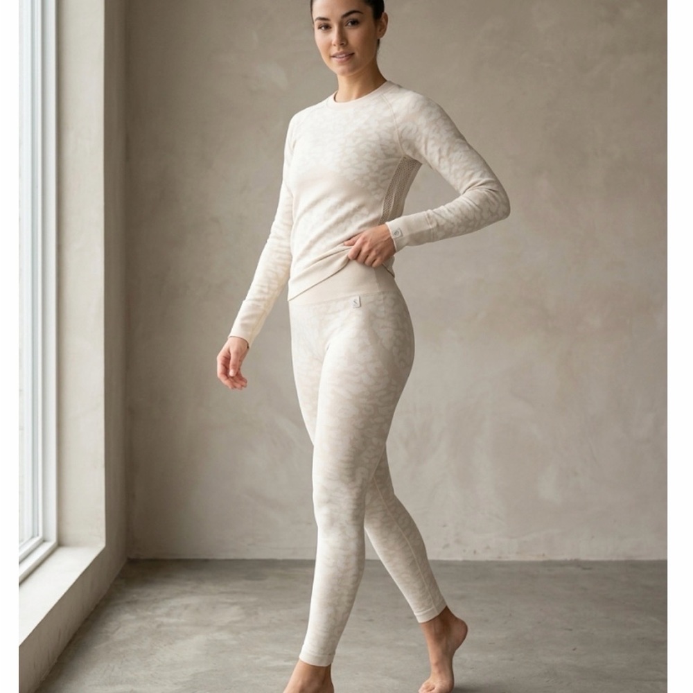 Activewear Set - Picture 1 of 3